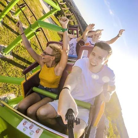 شقة Sunset Wellness Apartman